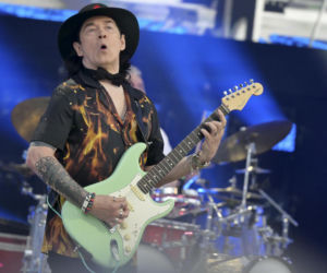 Jeden z największych gitarzystów świata? W Opolu padły mocne słowa na temat Jana Borysewicza