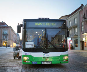 To jest ogromna pomoc. Mobilna ogrzewalnia w Białymstoku. Można się ogrzać i napić herbaty