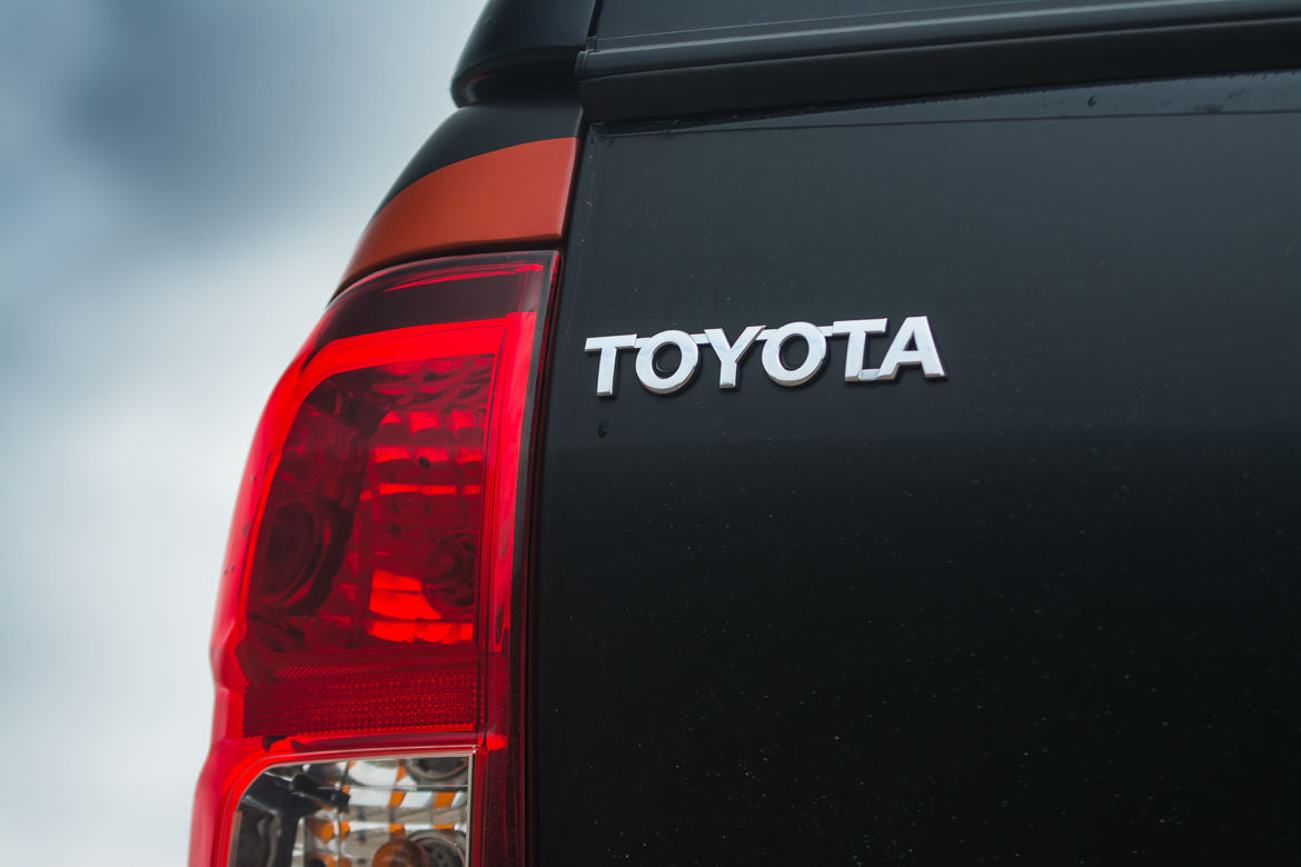 Toyota Hilux 2.4 D-4D 150 KM 4x4 AT6 Selection 50