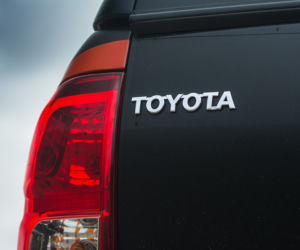 Toyota Hilux 2.4 D-4D 150 KM 4x4 AT6 Selection 50