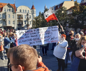 Demonstracja pod Sądem Rejonowym w Środzie Wielkopolskiej! Elena wróć! 