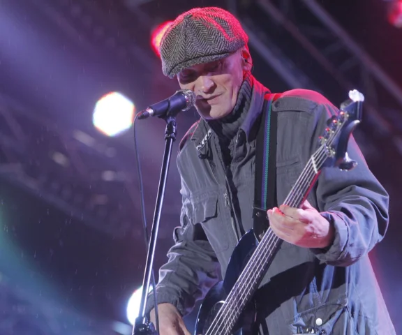 Ukaże się wznowienie kultowego albumu Lecha Janerki – „Plagiaty”! Sprawdź szczegóły