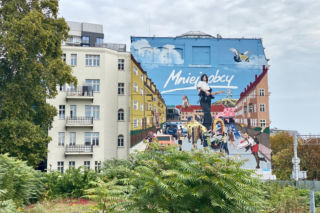 Wyjątkowy mural powstał we Wrocławiu! Wizualny hołd dla Jana Borysewicza z okazji sukcesu Mniej obcego