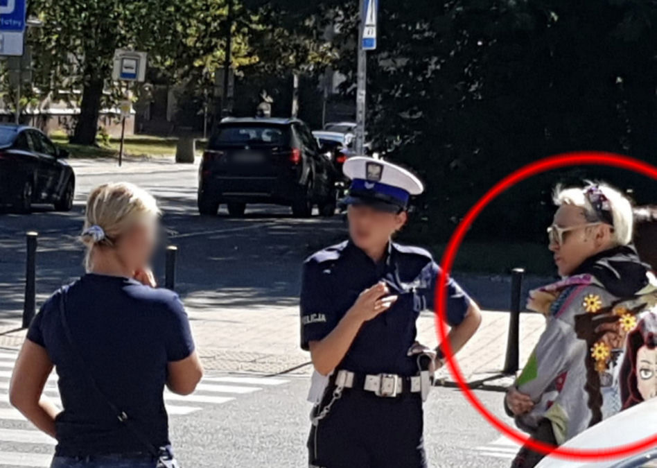 Agnieszka Chylińska miała wypadek. Mamy zdjęcia z miejsca zdarzenia. Co się stało z jej samochodem?!