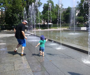 Toruń stara się walczyć z upałami. Mieszkańcy szukają różnych sposobów!