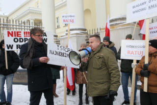 6500 ton toksycznych odpadów pod Warszawą. Mieszkańcy alarmują. „Żyjemy na tykającej bombie”