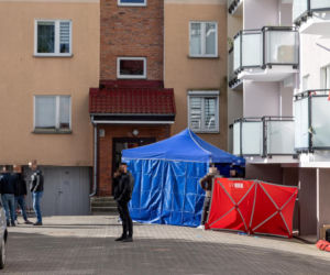 Oblał żonę kwasem i zadźgał