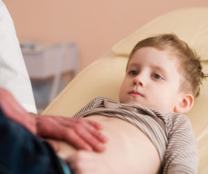 Lekarz nic nie znajduje, a dziecko cierpi na bóle. Eksperci wskazują powód