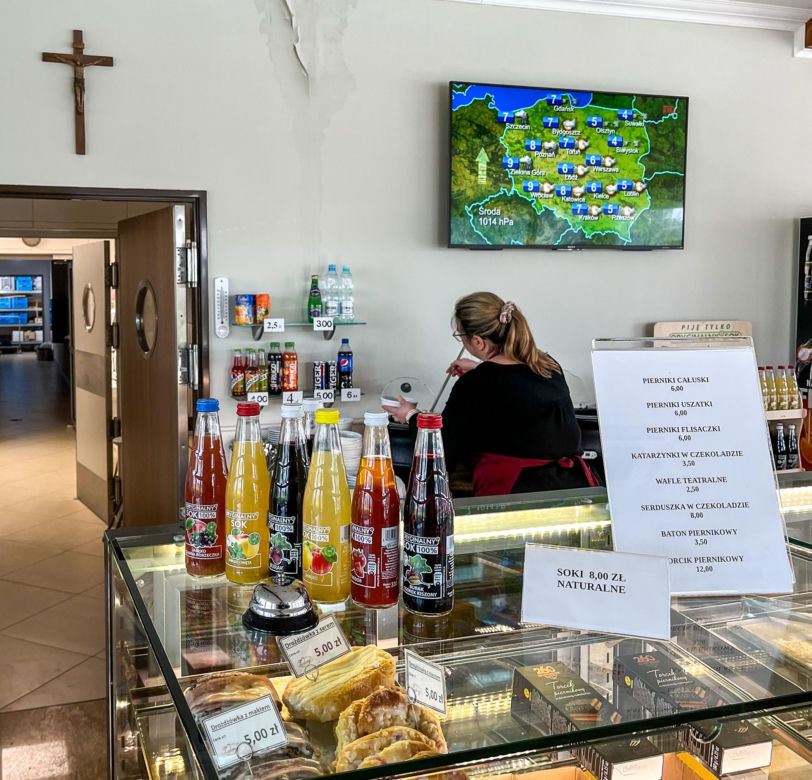 Smacznie, sycąco i niedrogo - tak zjemy w restauracji przy kościele ojca Tadeusza Rydzyka