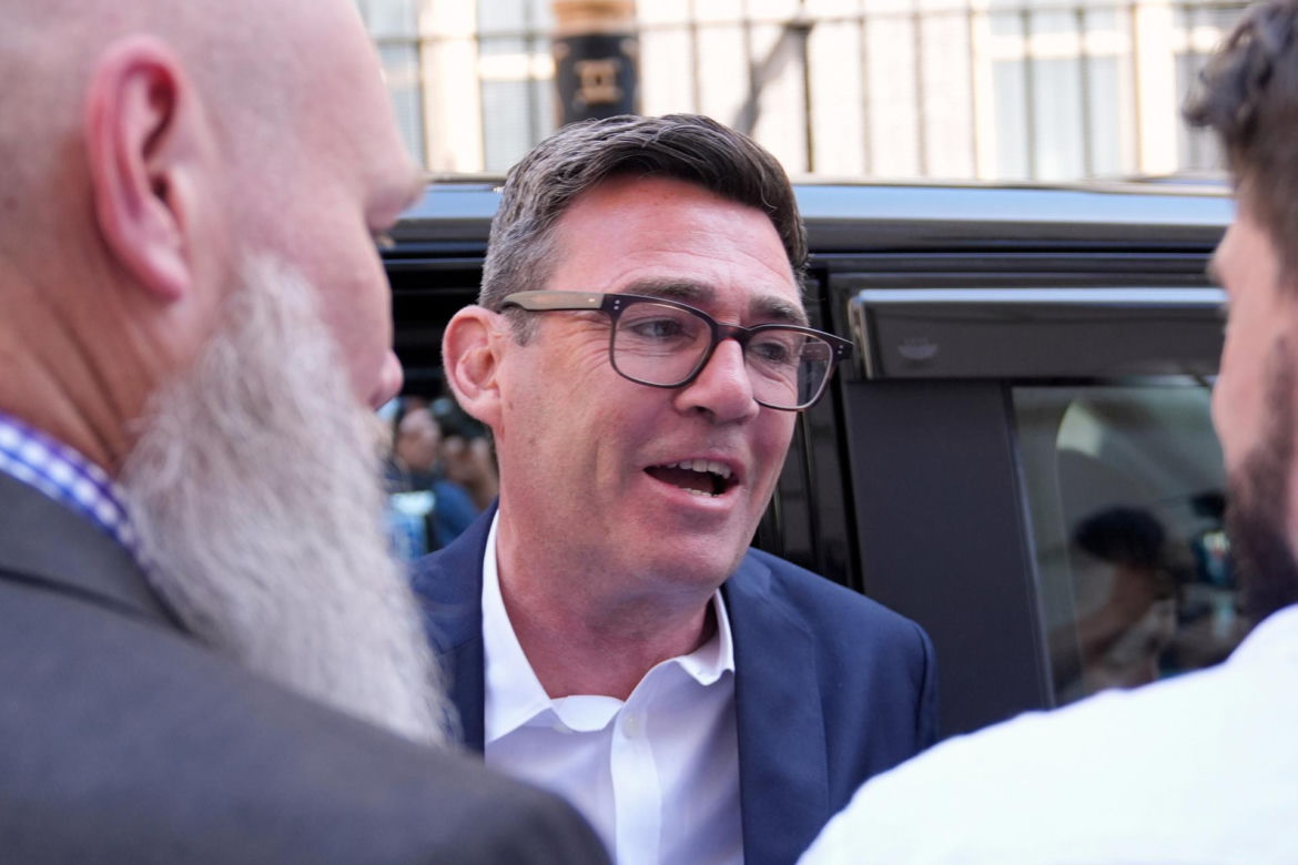 Andy Burnham został w poniedziałek 59. premierem Wielkiej Brytanii - potwierdził Pałac Buckingham