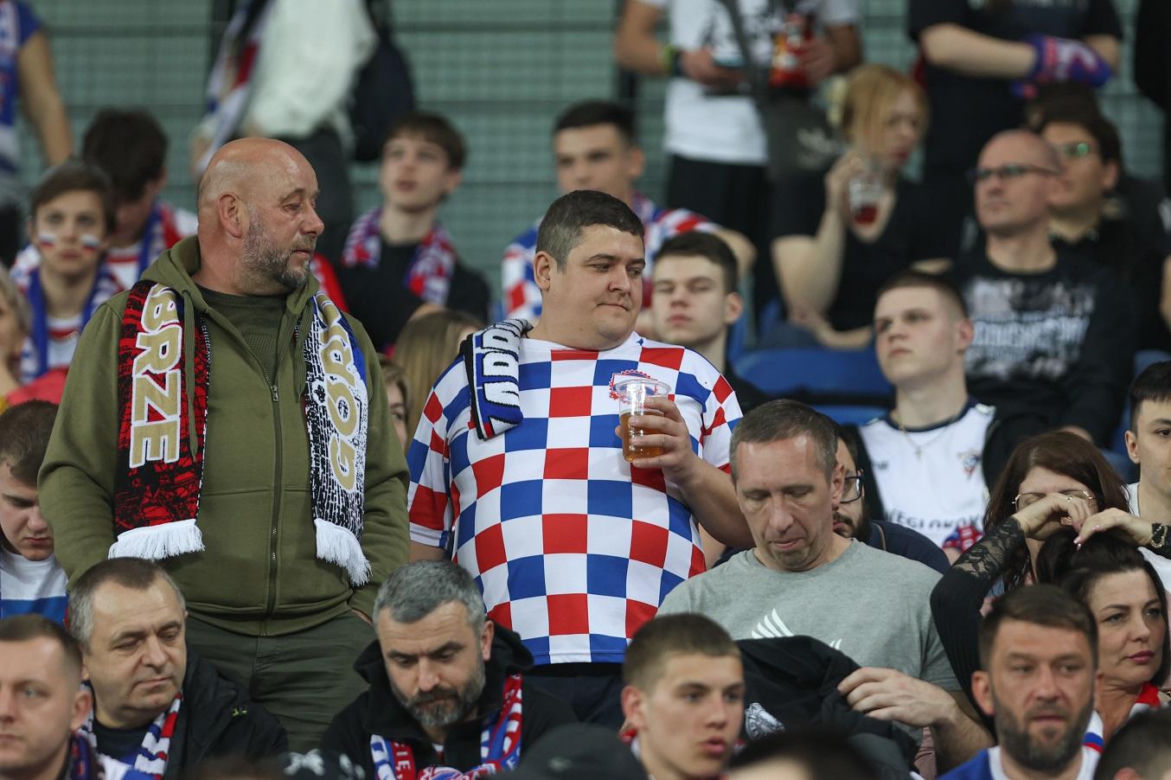 Kibice podczas meczu Górnik Zabrze - Legia Warszawa (01.04.2024)