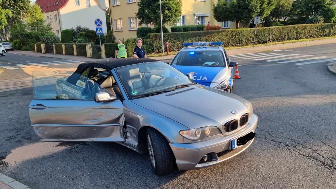 Szaleńczy pościg ulicami Koszalina. BMW staranowało radiowozy