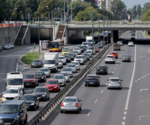 Trasa Łazienkowska stanęła. Drogowcy rozpoczęli remont