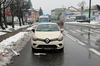 76-latka potrącona na przejściu dla pieszych w Kętach. Trafiła do szpitala z urazem kręgosłupa