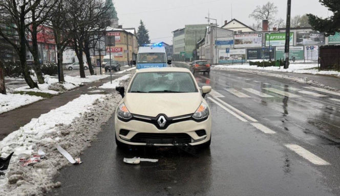 76-latka potrącona na przejściu dla pieszych w Kętach. Trafiła do szpitala z urazem kręgosłupa