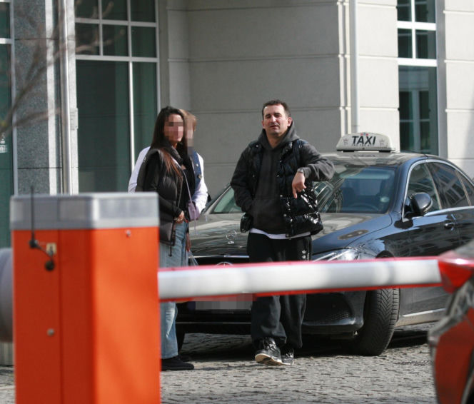 Michał Koterski z dziewczyną na spacerze