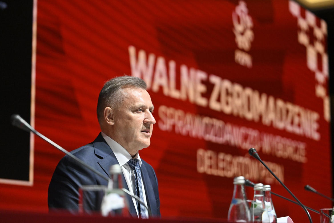 PZPN się odmłodził. Co za przemiana prezesa Kuleszy i sekretarza Wachowskiego!