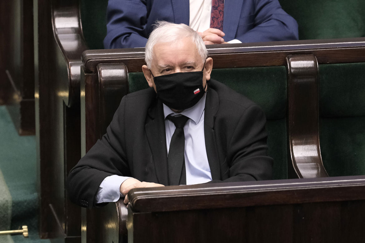Kaczyński zarabia 25 tys. a Czarnek 17 tys