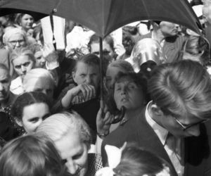 Uroczystość Bożego Ciała w Warszawie celebrowana przez Prymasa Polski kardynała Stefana Wyszyńskiego - 1957 rok