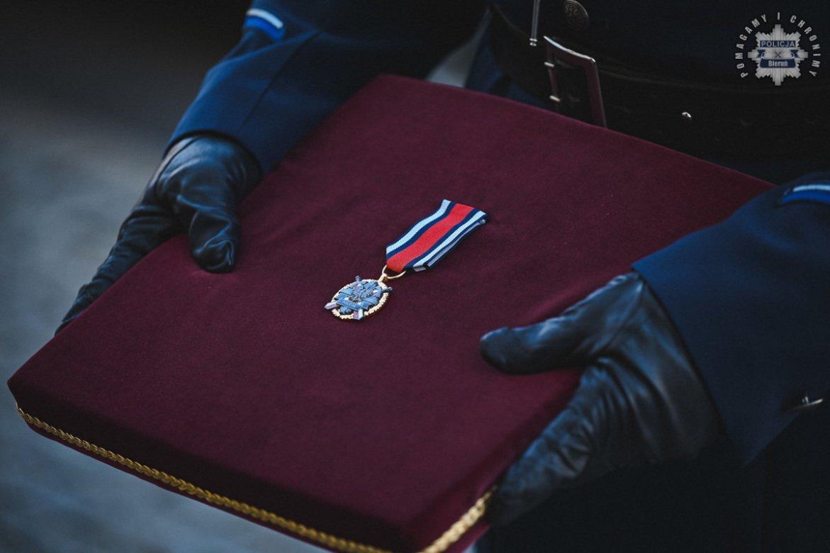 Pogrzeb komendanta policji w Bieruniu. Młodszy inspektor Dariusz Waligóra odszedł na wieczną służbę