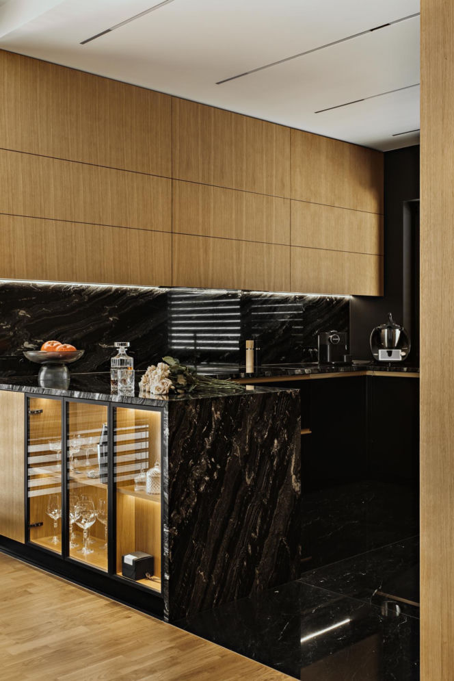 Między minimalizmem a złotym detalem. Elegancki dom w Katowicach