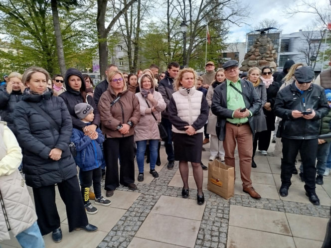 Siedlczanie uczcili minutą ciszy pamięć o zmarłym pośle Łukaszu Litewce