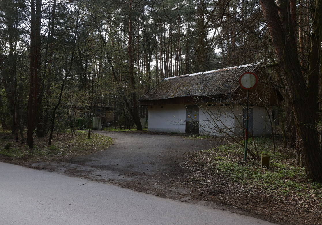 Rosjanie wynoszą się z kolejnych budynków. Ambasada Federacji opuszcza ośrodek wczasowy nad Zegrzem