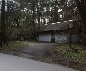 Rosjanie wynoszą się z kolejnych budynków. Ambasada Federacji opuszcza ośrodek wczasowy nad Zegrzem