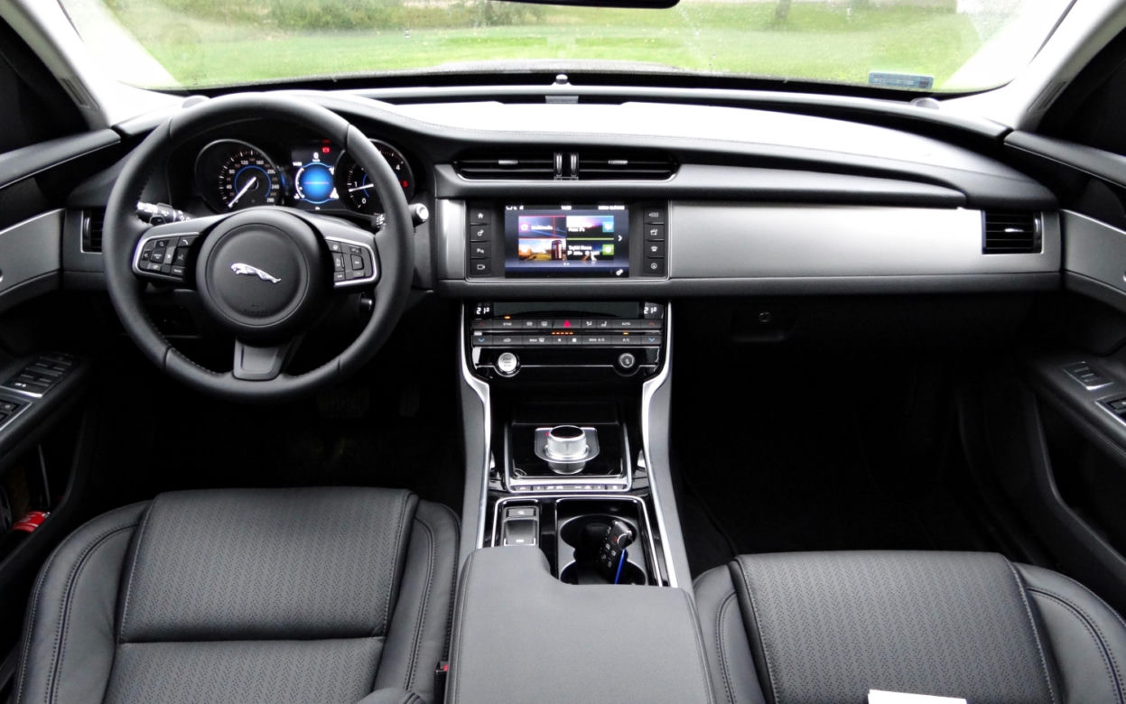 Jaguar XF 2.0 i4D 180 KM