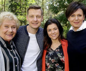M jak miłość, Barbara (Teresa Lipowska), Piotrek (Marcin Mroczek), Kinga (Katarzyna Cichopek), Marysia (Małgorzata Pieńkowska)