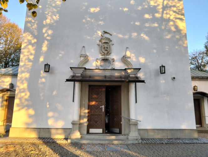 To miasto w województwie małopolskim ma jeden z najpiękniejszych rynków. Olśniewa również zabytkowym ratuszem