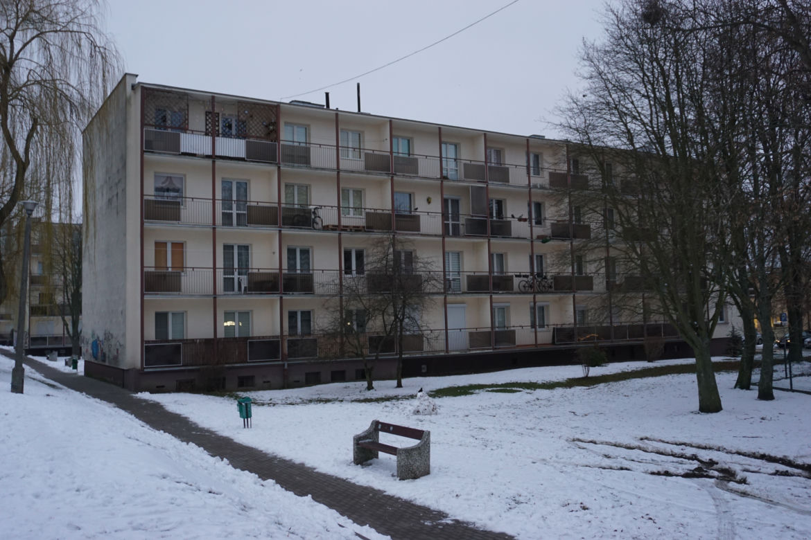 Tragiczna awantura domowa w Bydgoszczy. Dwóch mężczyzn nie żyje, dwie kobiety ciężko ranne [ZDJĘCIA]