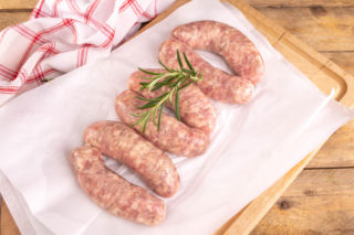 Jak przechowywać białą kiełbasę po świętach, żeby nie straciła smaku? Ten jeden szczegół ma znaczenie