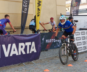 Na rowerach między kamienicami Starego Miasta. Eliminator MTB w Lublinie
