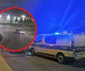 Cudem uniknął zderzenia z radiowozem. Kompletnie pijany wjechał wprost w policjantów [WIDEO]