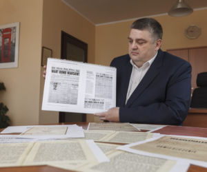 Pan Wojciech chce wydać album z zagranicznymi gazetami z czasów wojny