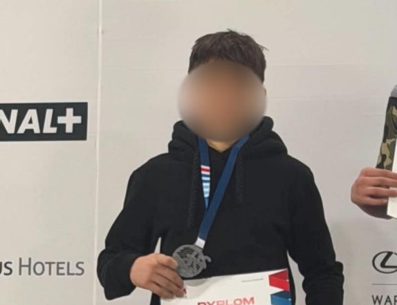 15-letni Kacper po ataku nożownika. Przeszedł 4 operacje. Walczy o zdrowie