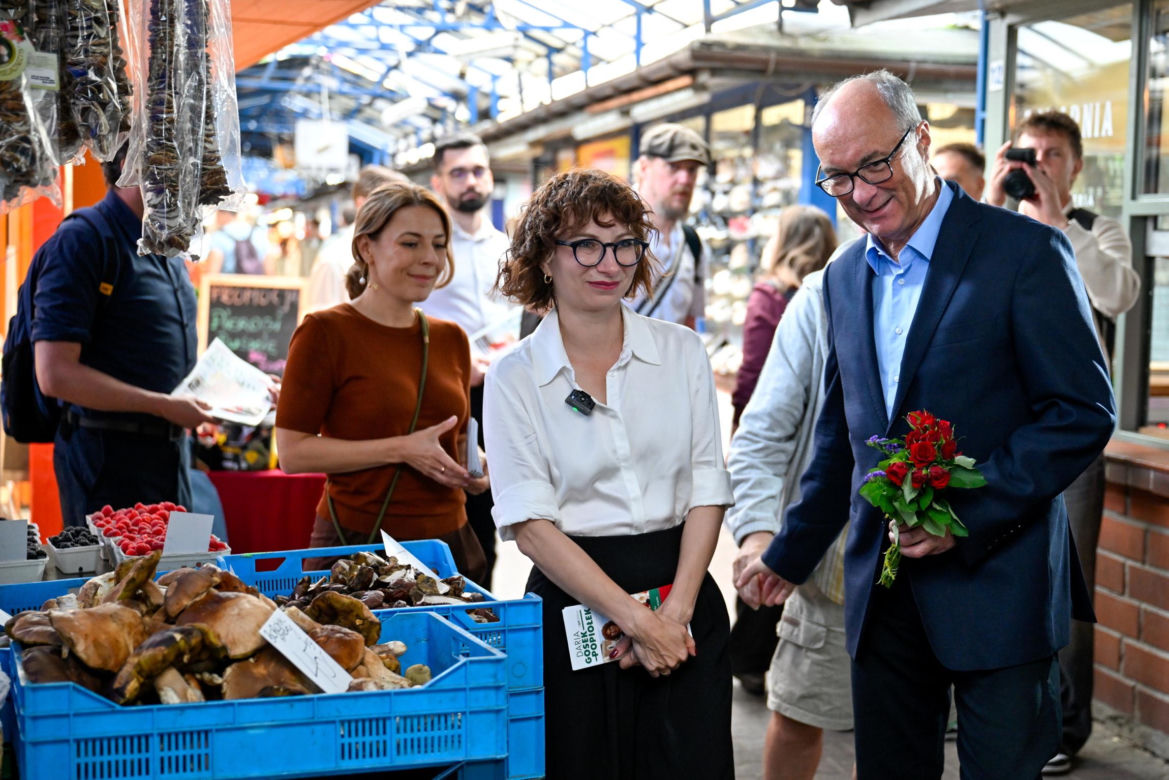 Czarzasty i Gosek‑Popiołek kręcili obwarzanki.