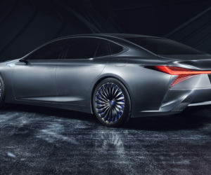 Lexus LS+