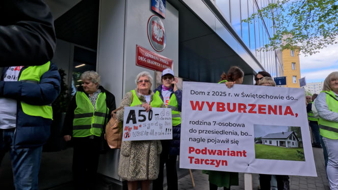 Dramat setek rodzin pod Warszawą! Nowa autostrada zburzy ich domy?! „Żyjemy na bombie”