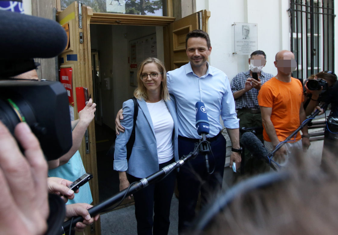 Wybory 2020 Rafał Trzaskowski i żona oddali głosy