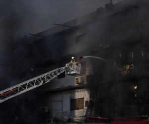 Pakistan/ Co najmniej 11 ofiar śmiertelnych pożaru w centrum handlowym w Karaczi