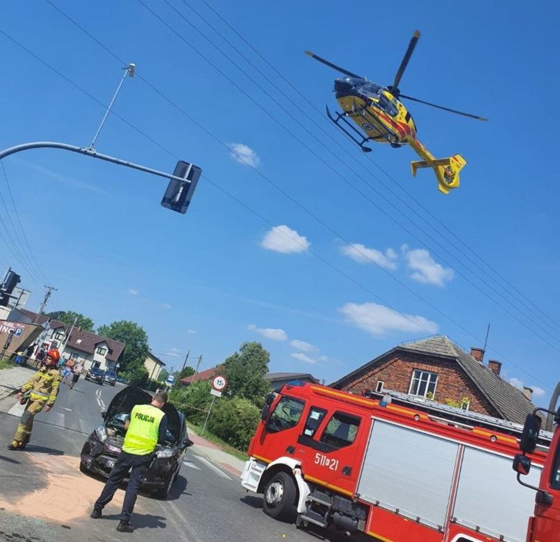 Karambol w Zasolu. Reanimacja kobiety w ciąży. Do szpitala trafiły cztery osoby, w tym 7-latek