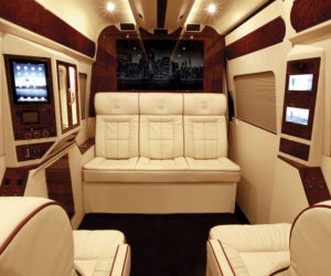Mercedes Sprinter zmieniony w luksusowy salon