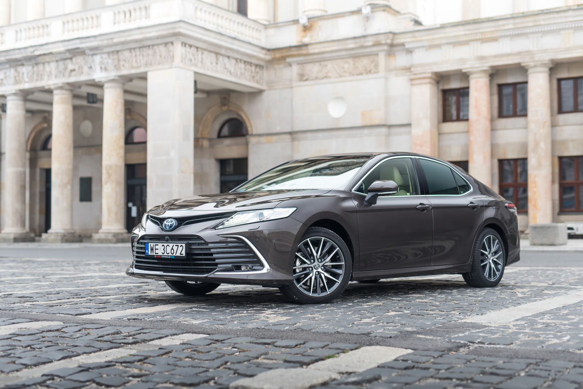 Toyota Camry 2.5 Hybrid 218 KM e-CVT Executive + VIP