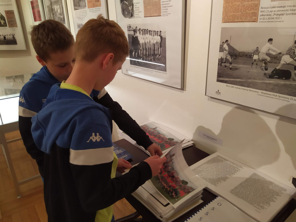 Zdjęcia z otwarcia wystawy o historii piłki nożnej w siedleckim Muzeum Regionalnym