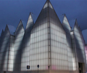 Pokaz iluminacji Filharmonii w Szczecinie z okazji Święta Muzyki
