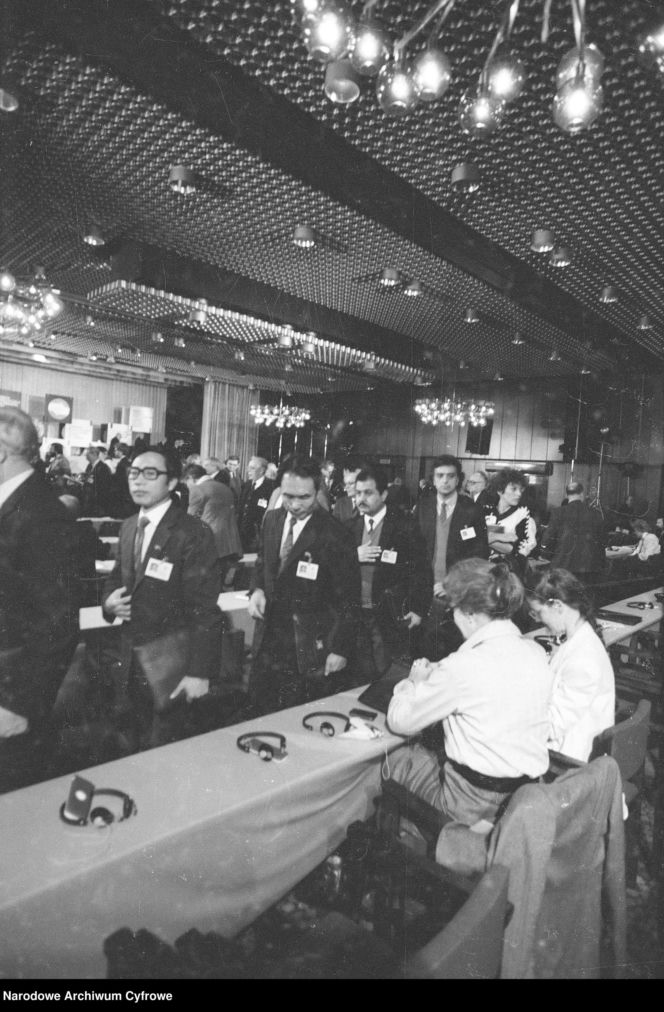 Kongres Intelektualistów w Obronie Pokojowej Przyszłości Świata w Hotelu Victoria w Warszawie