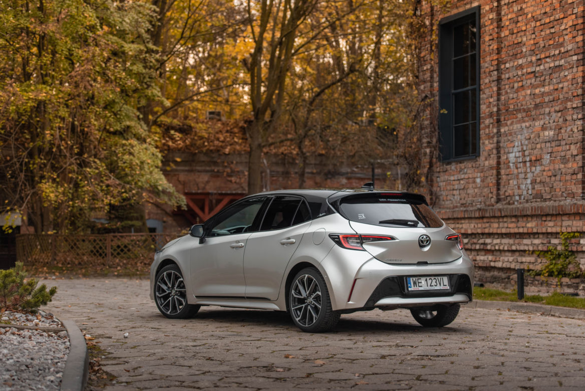 Toyota Corolla Hatchback 1.2 Turbo 116 KM 6 M/T 
