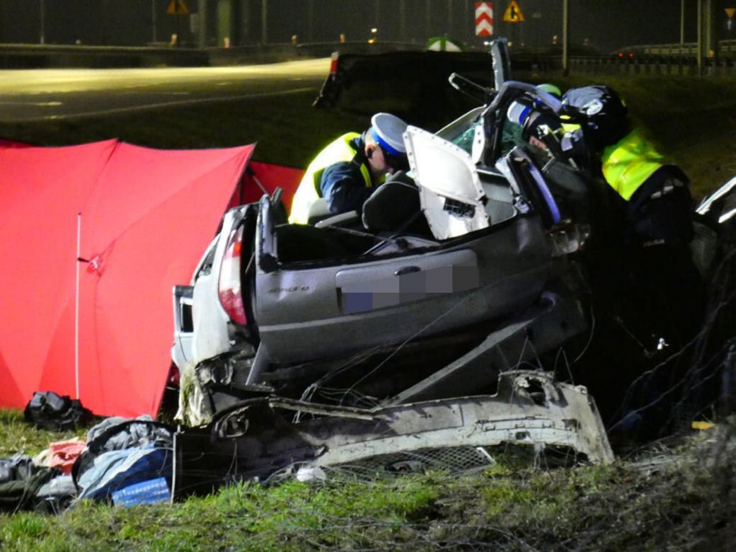 Makabryczny wypadek na S8. Auto zjechało z jezdni. Nie żyją dwie osoby